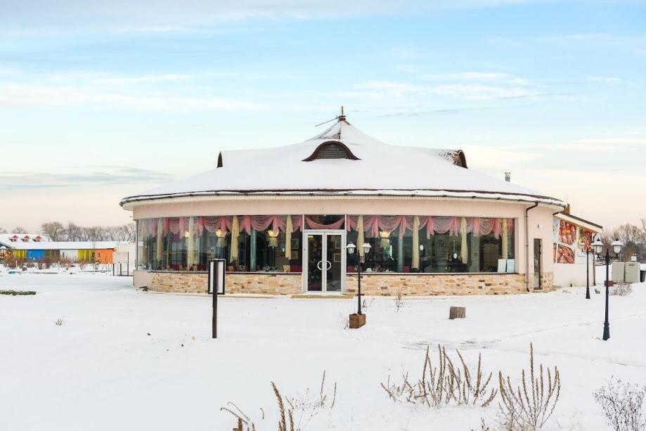 Aventurier Club Villa Rozhny Exterior photo